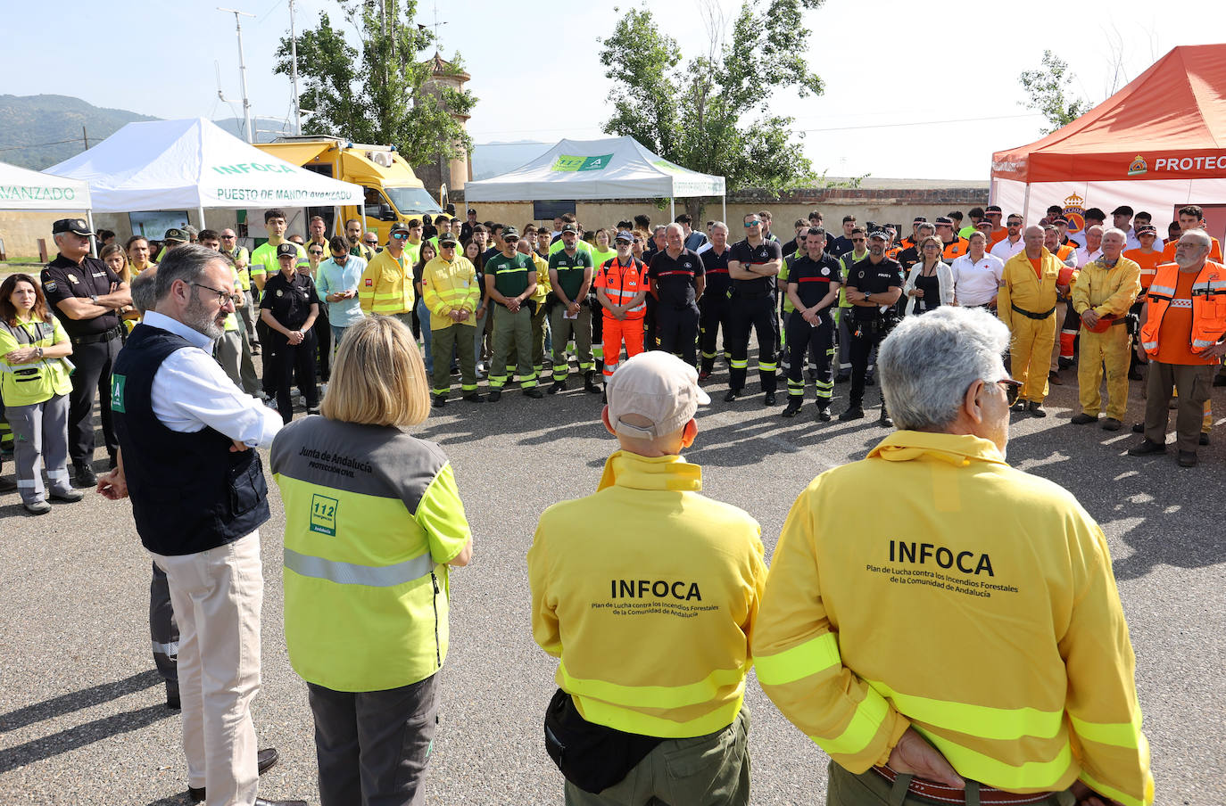 Fotos: así se dirige la lucha contra un incendio forestal en Córdoba