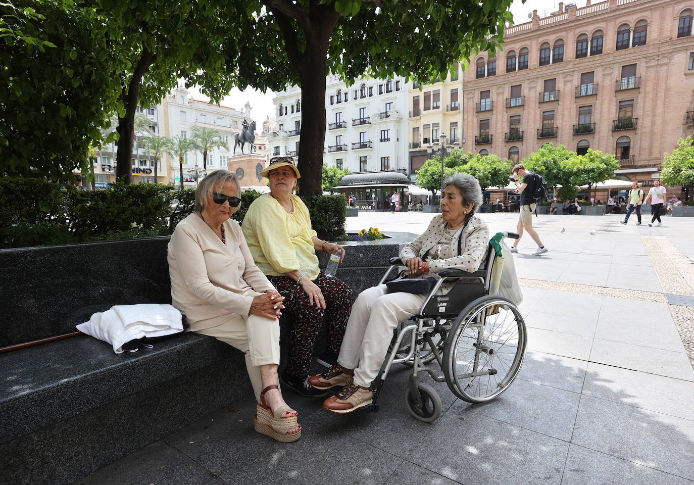 Fotos: la nueva plaza de Las Tendillas, al detalle tras cumplir 25 años