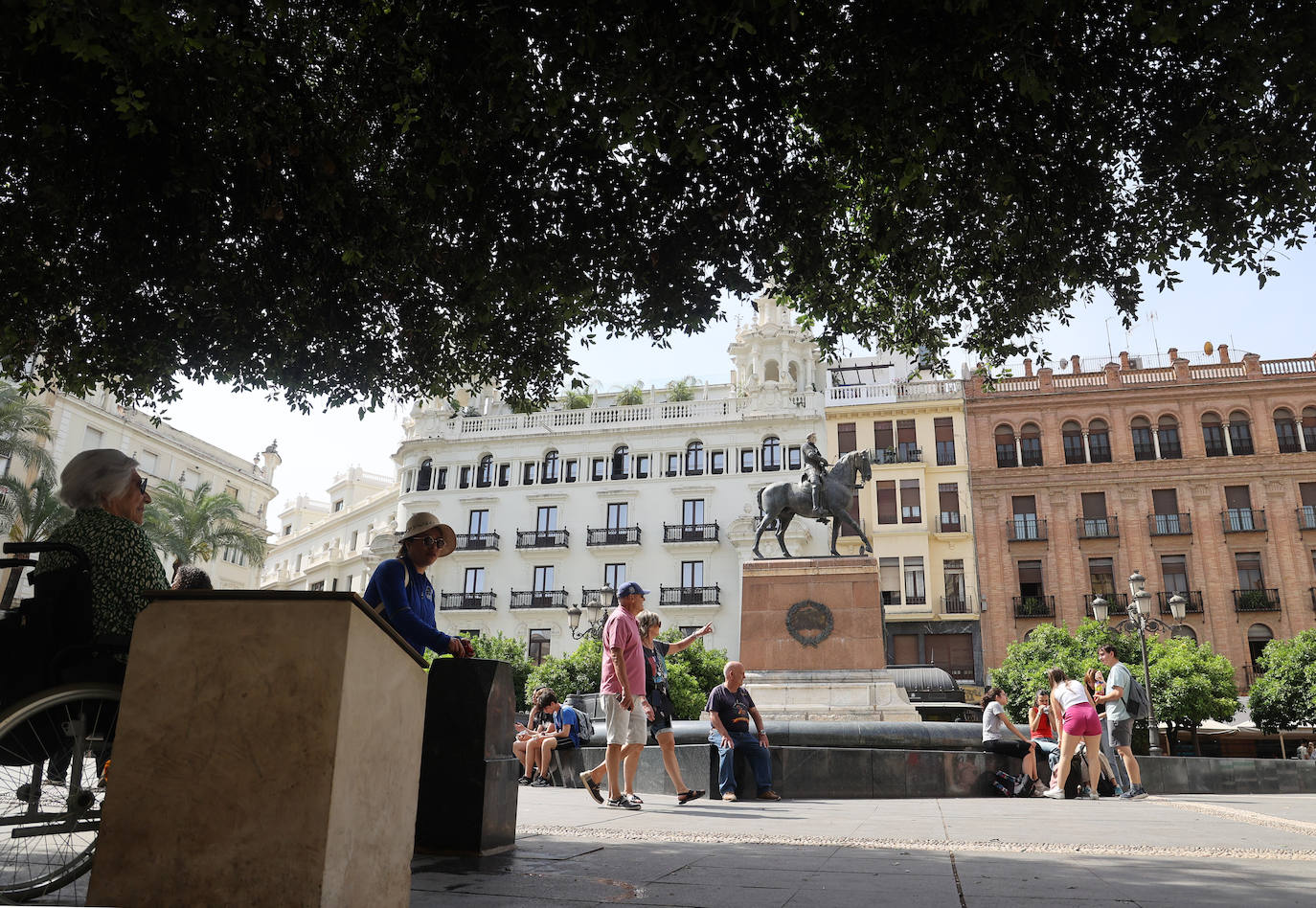Fotos: la nueva plaza de Las Tendillas, al detalle tras cumplir 25 años