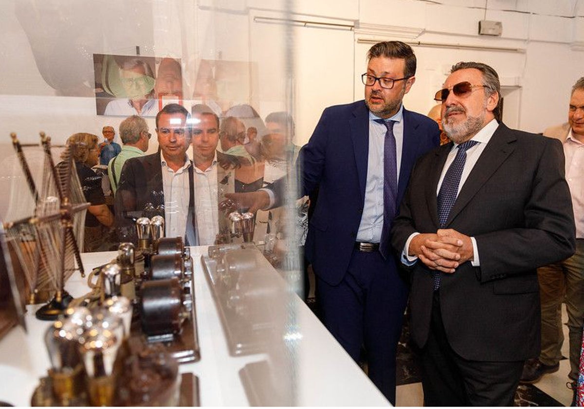 Momento de la inauguración de la exposición en el Archivo Provincial de Toledo