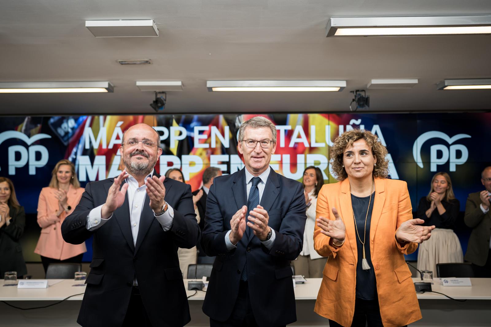Alejandro Fernández, Alberto Núñez Feijóo y Dolors Montserrat durante la reunión del Comité Ejecutivo Nacional