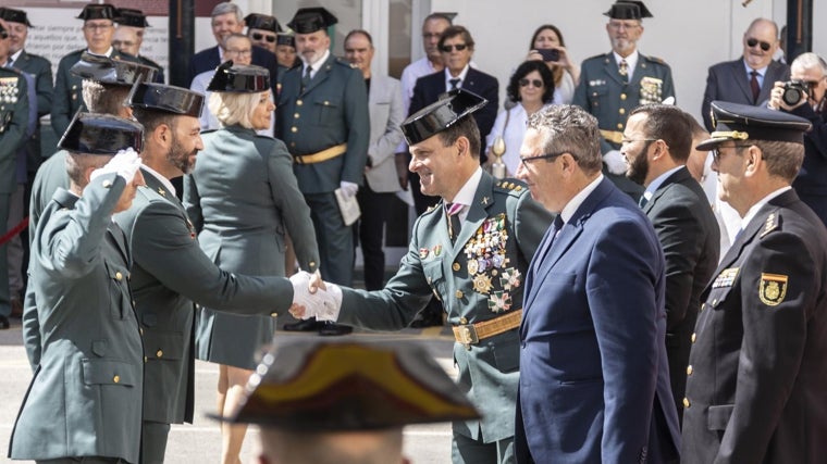 Entrega de distinciones de reconocimiento.