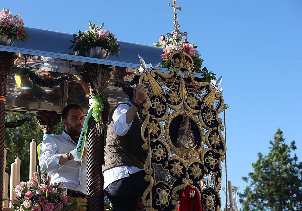 Horario e Itinerario Regreso del Simpecado de Ntra. Sra. del Rocío (Hdad. Rocío Castrense). Sevilla 22 de Mayo del 2024