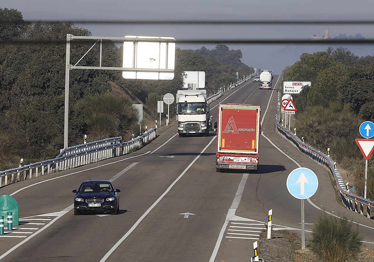 Tráfico en la carretera N-432, a su paso por el Norte de Córdoba