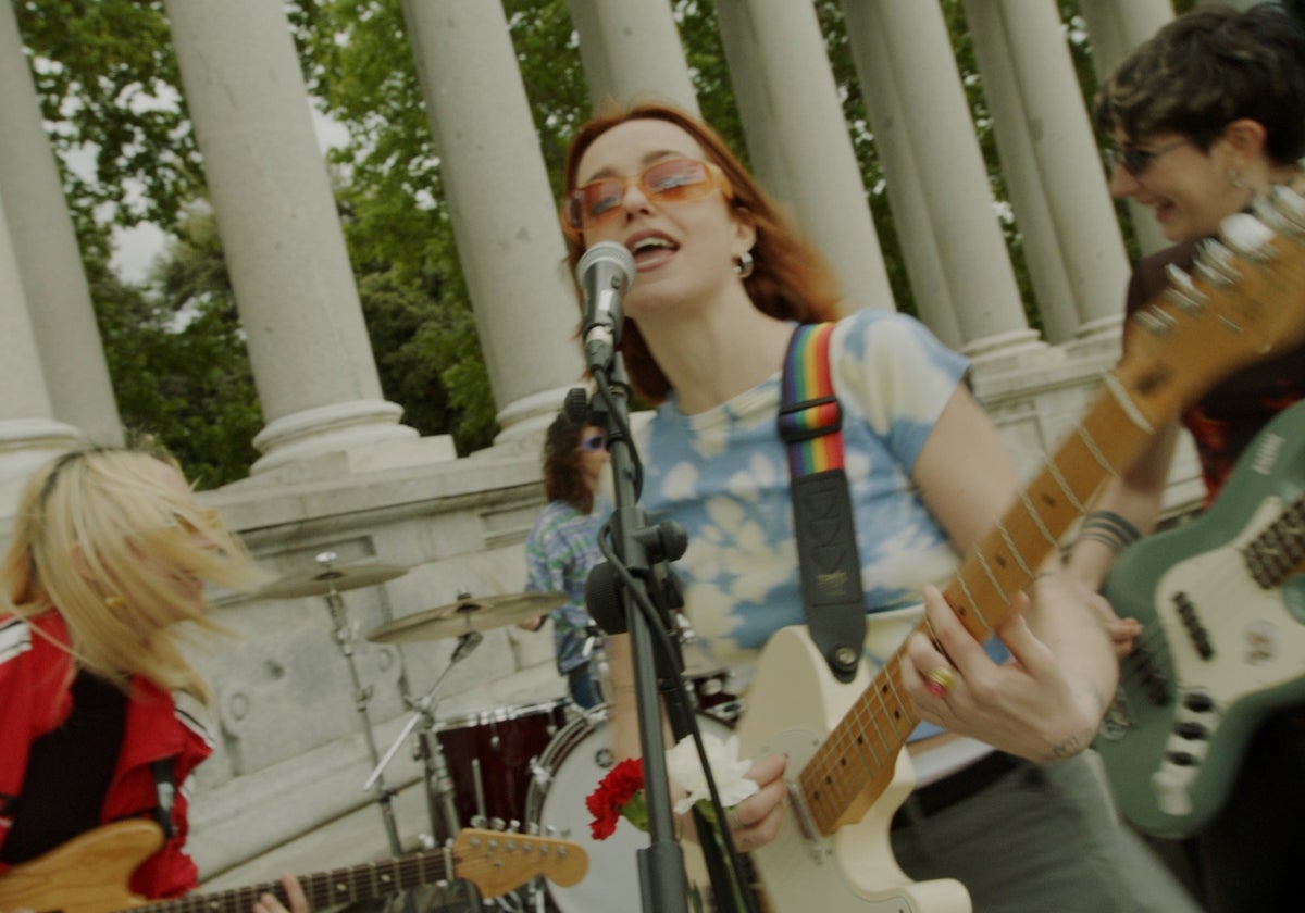 Ginebras, en el videoclip de su versión del chotis 'Madrid'