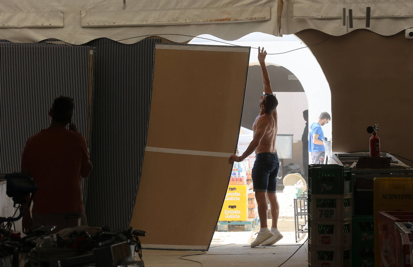 Fotos: el montaje de la Feria de Córdoba llega a los últimos toques