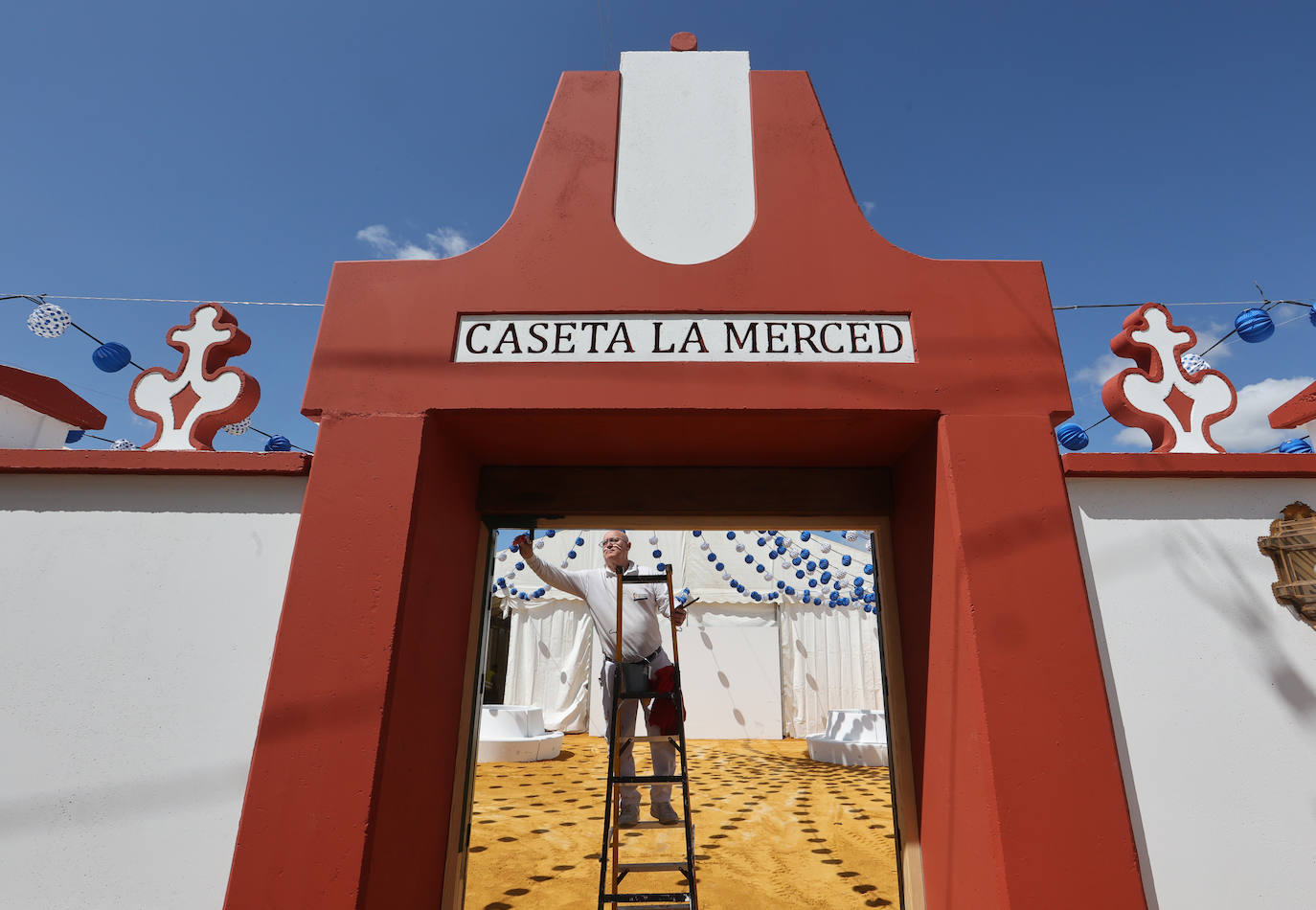 Fotos: el montaje de la Feria de Córdoba llega a los últimos toques
