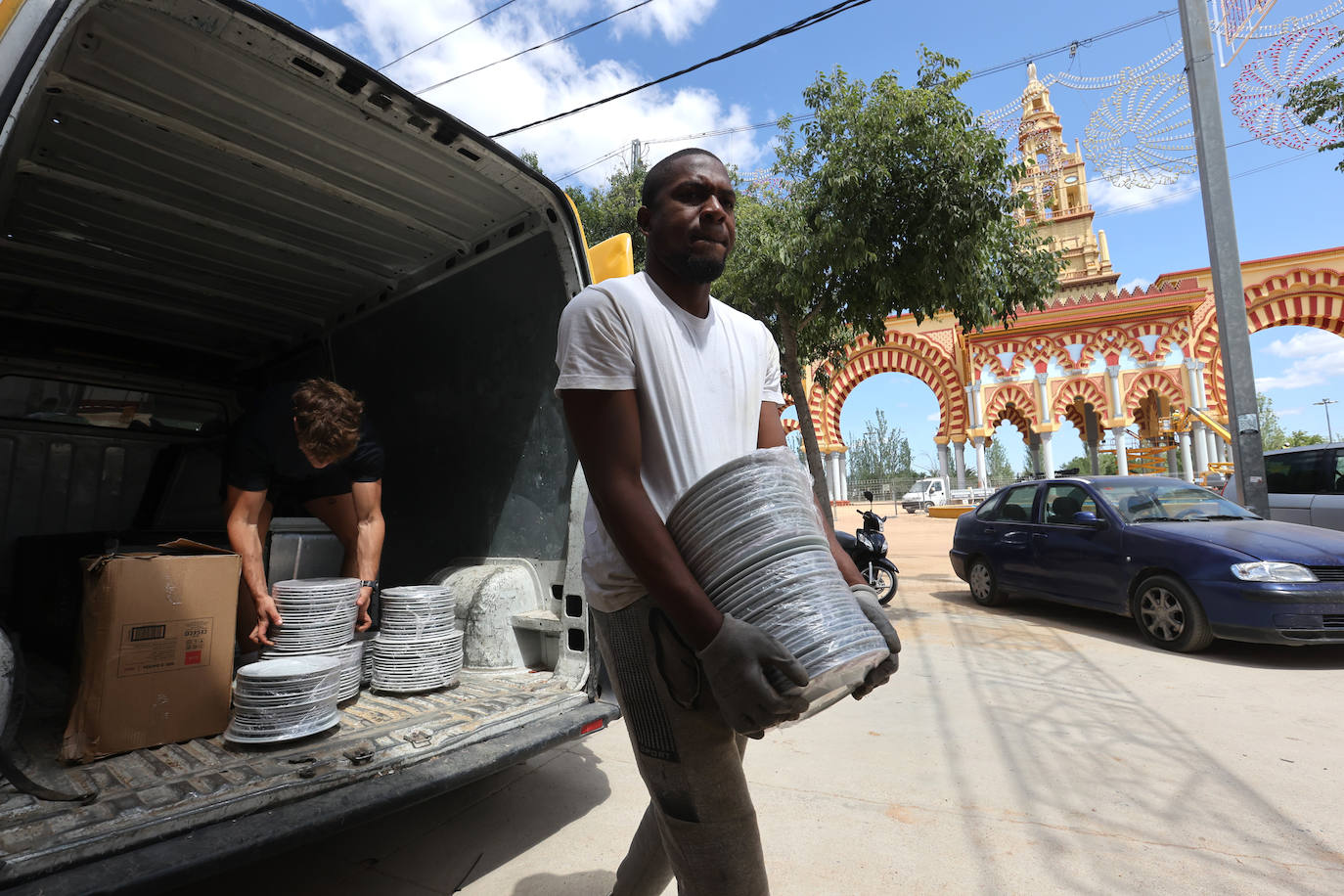 Fotos: el montaje de la Feria de Córdoba llega a los últimos toques