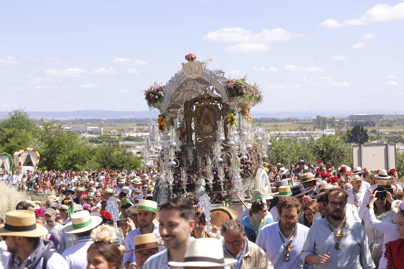 La Hermandad del Rocío de Triana inicia hoy miércoles su peregrinación a la aldea