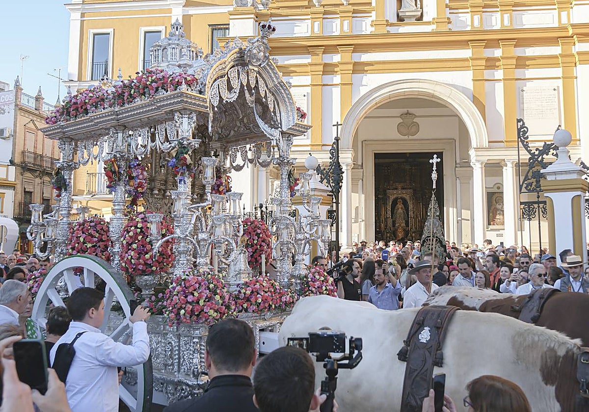 La Hermandad del Rocío de la Macarena inicia su peregrinación hacia la aldea