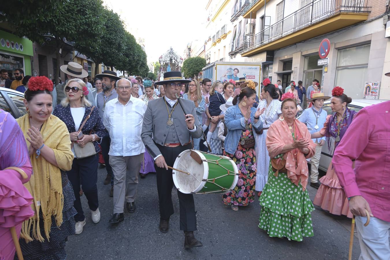 La Hermandad del Rocío de la Macarena inicia su peregrinación hacia la aldea