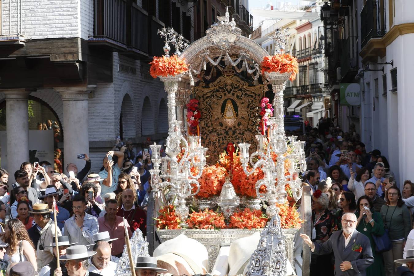 Salida de la Hermandad de Sevilla-El Salvador en su peregrinación a la Aldea del Rocío