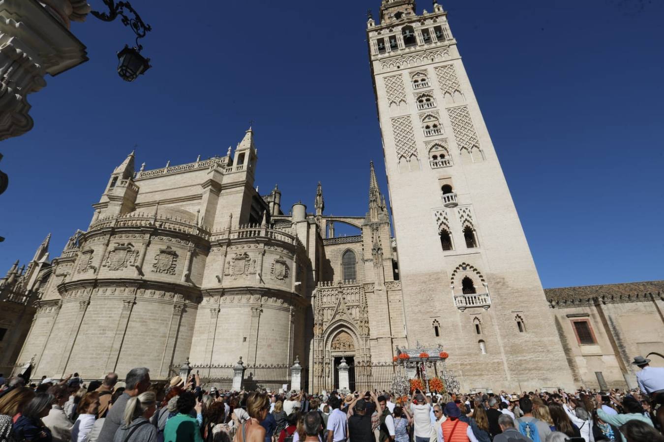 Salida de la Hermandad de Sevilla-El Salvador en su peregrinación a la Aldea del Rocío