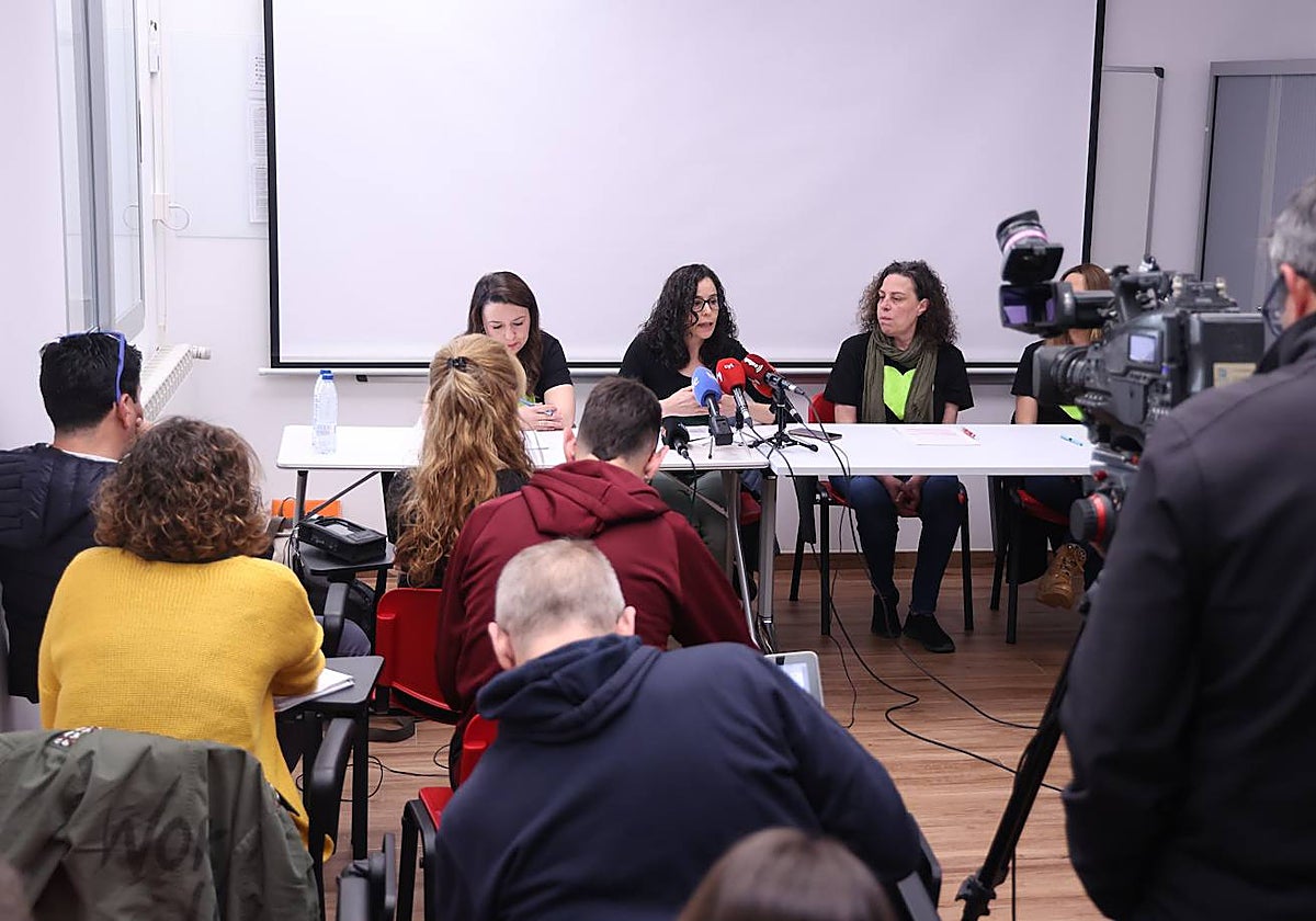 Integrantes de la asociación, durante la rueda de prensa