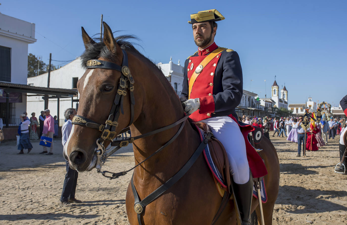 La presentación de las hermandades filiales ante la Blanca Paloma en el Rocío 2024