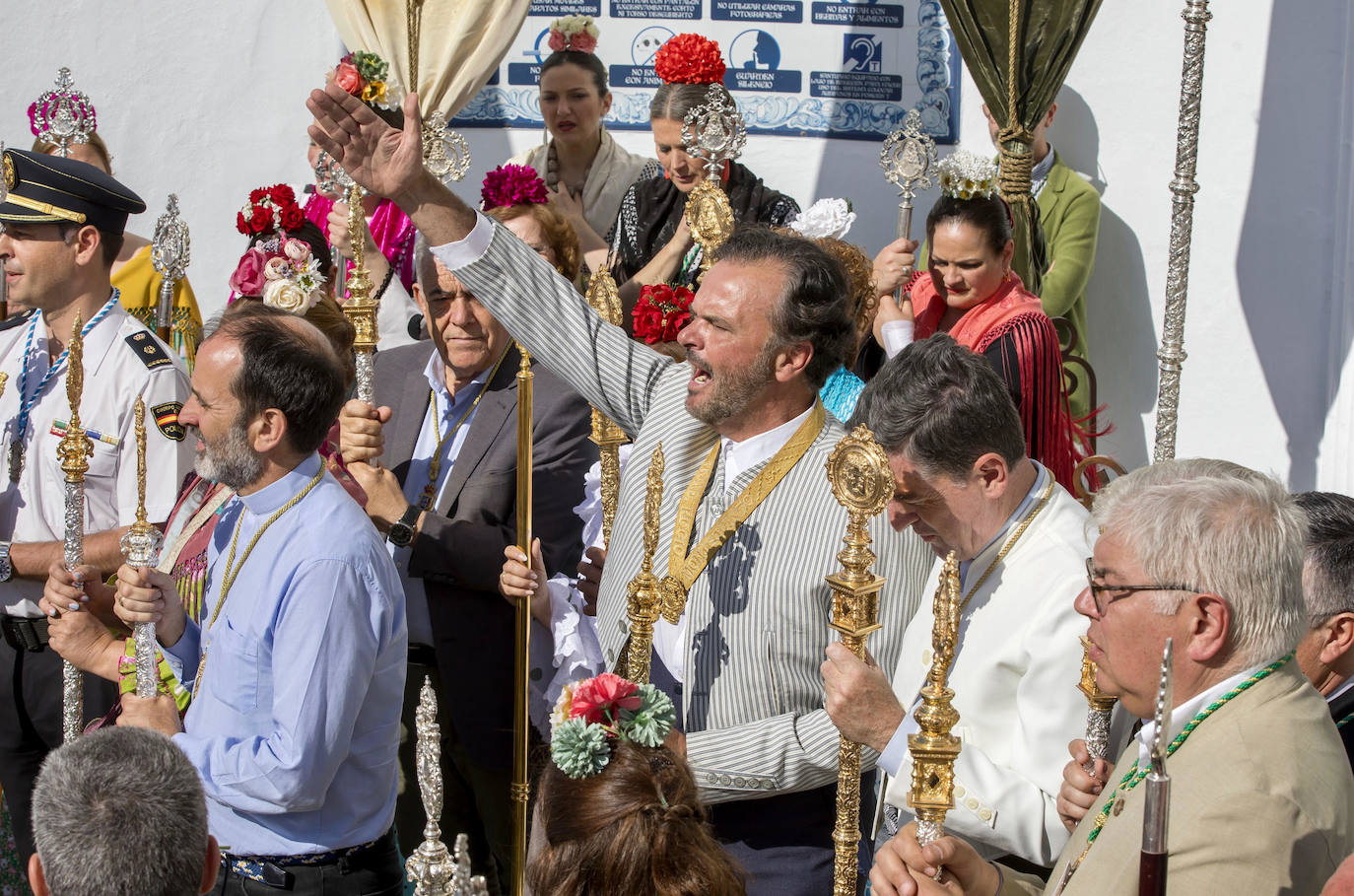 La presentación de las hermandades filiales ante la Blanca Paloma en el Rocío 2024