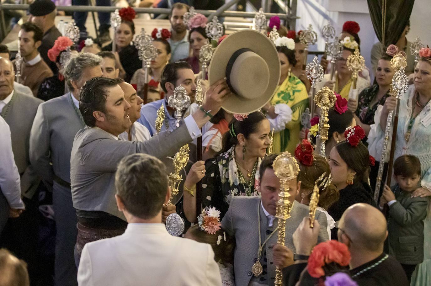 La presentación de las hermandades filiales ante la Blanca Paloma en el Rocío 2024
