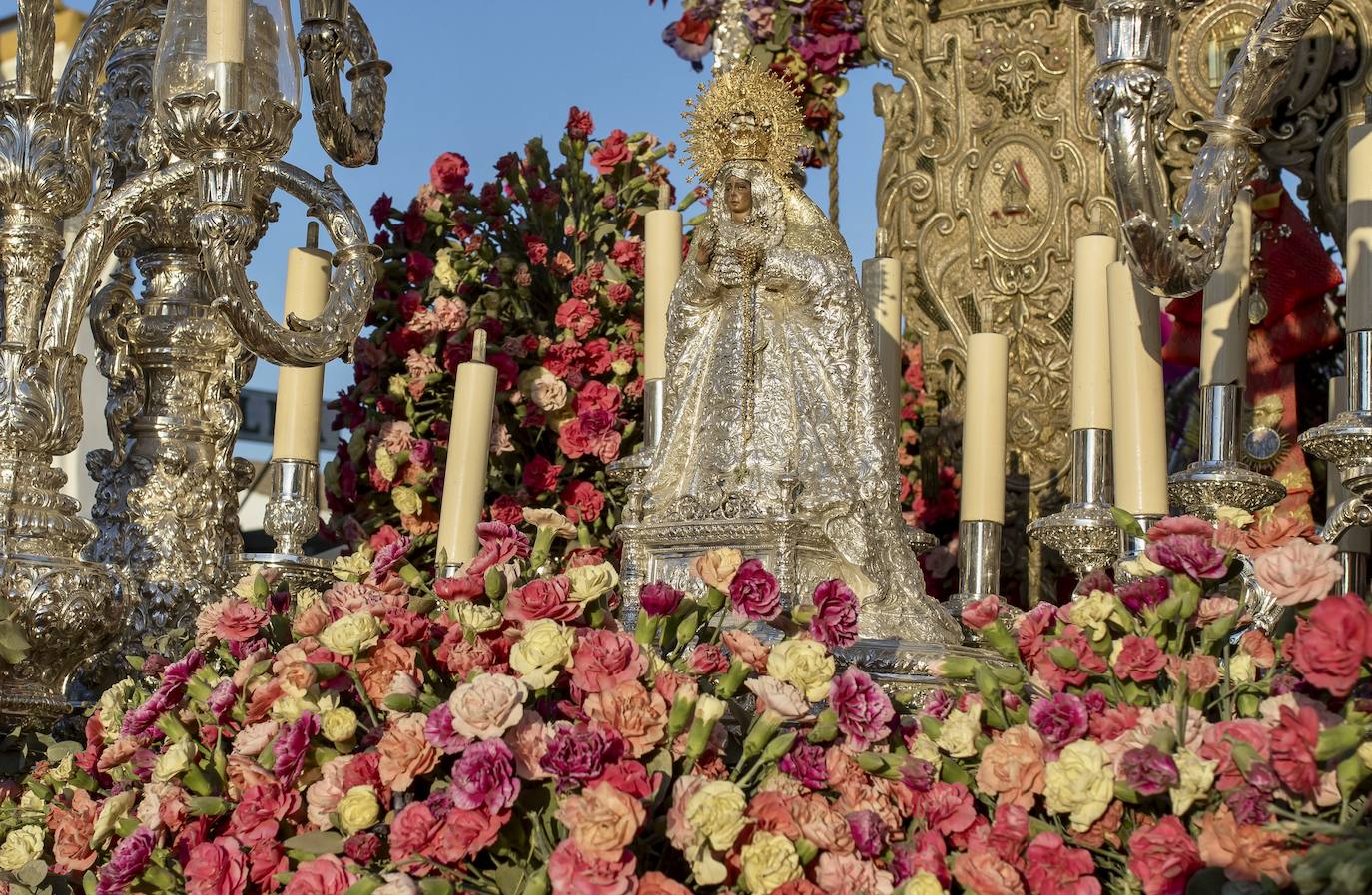 La presentación de las hermandades filiales ante la Blanca Paloma en el Rocío 2024