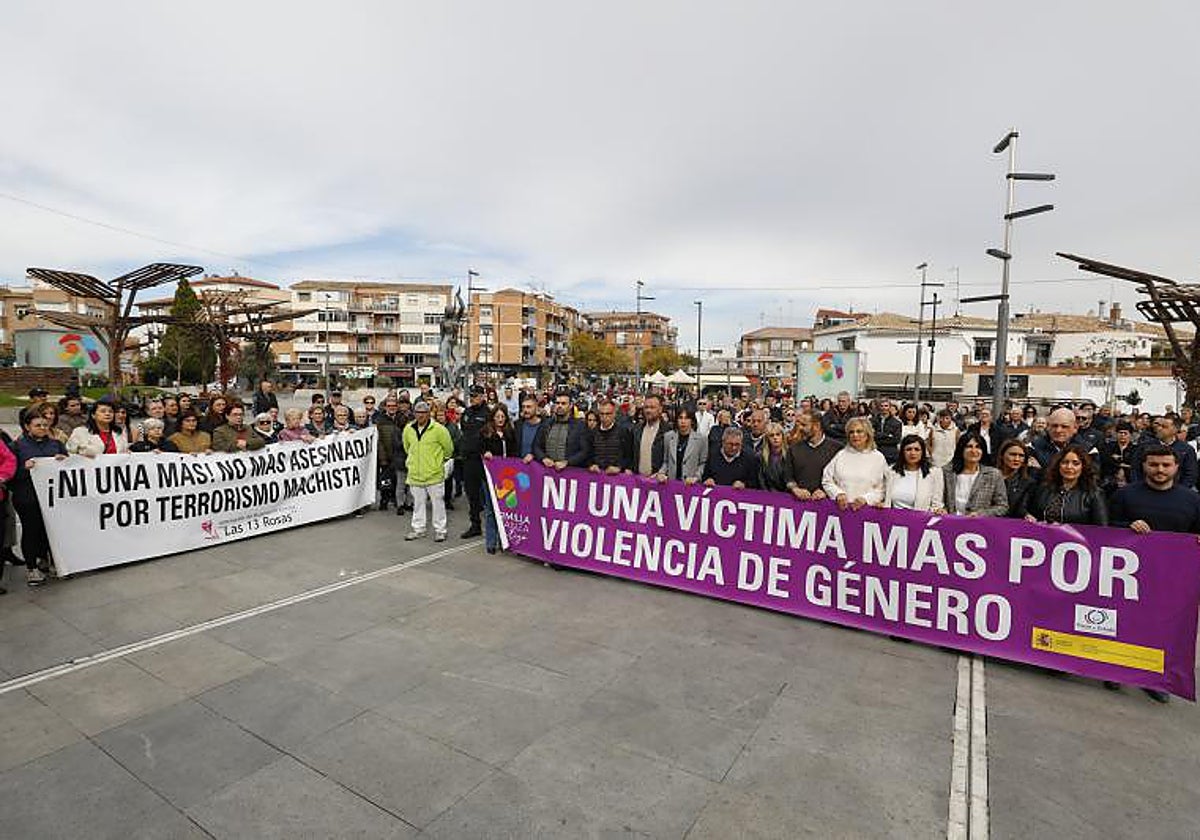 Concentración contra la violencia de género en Granada