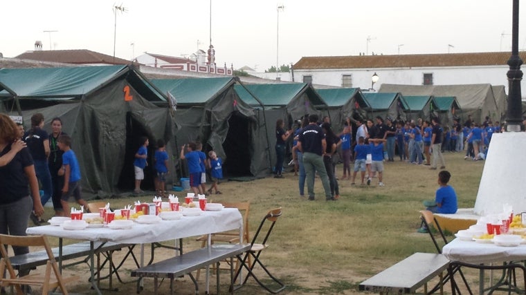 Las colonias de verano que organiza la hermandad de Sevilla en Almonte y que cuentan con la ayuda de Capitanía