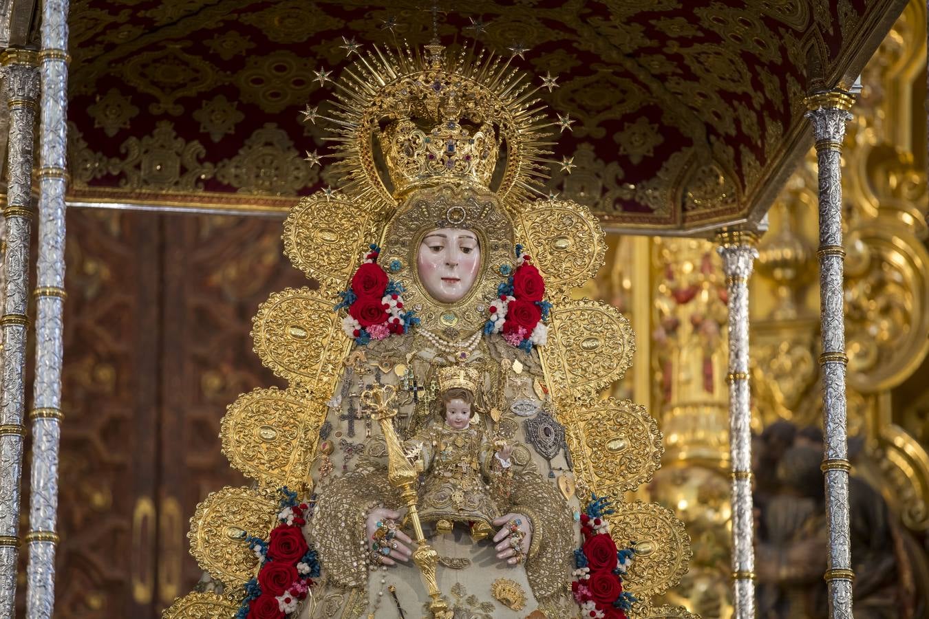 La presentación de las hermandades filiales ante la Blanca Paloma en el Rocío 2024