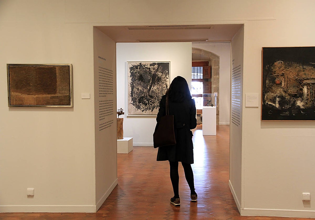 La muestra homenaje a 'La Casa del Siglo XV' podrá verse en el Torreón de Lozoya hasta el 28 de julio