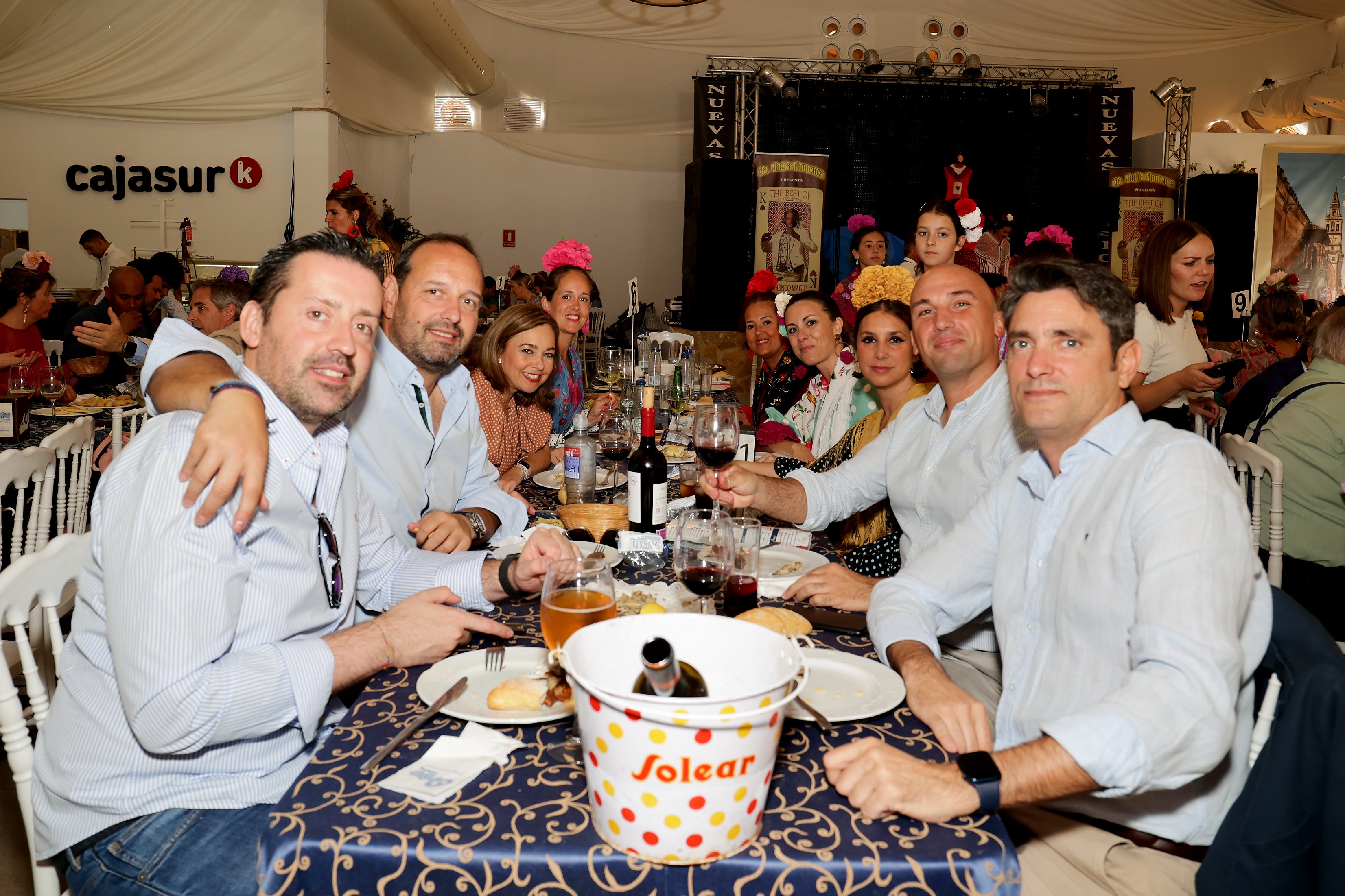 Las imágenes del ambiente en las casetas el domingo de la Feria de Córdoba (I)