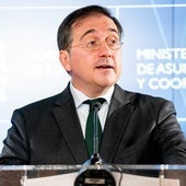 El Gobierno llama a consultas a la embajadora tras el «inaceptable ataque» a Sánchez