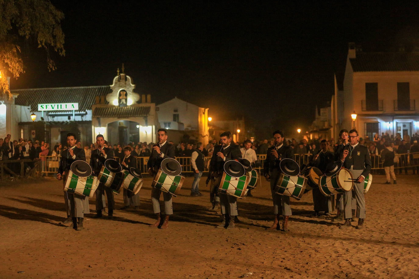 La procesión de la Virgen del Rocío 2024, en imágenes