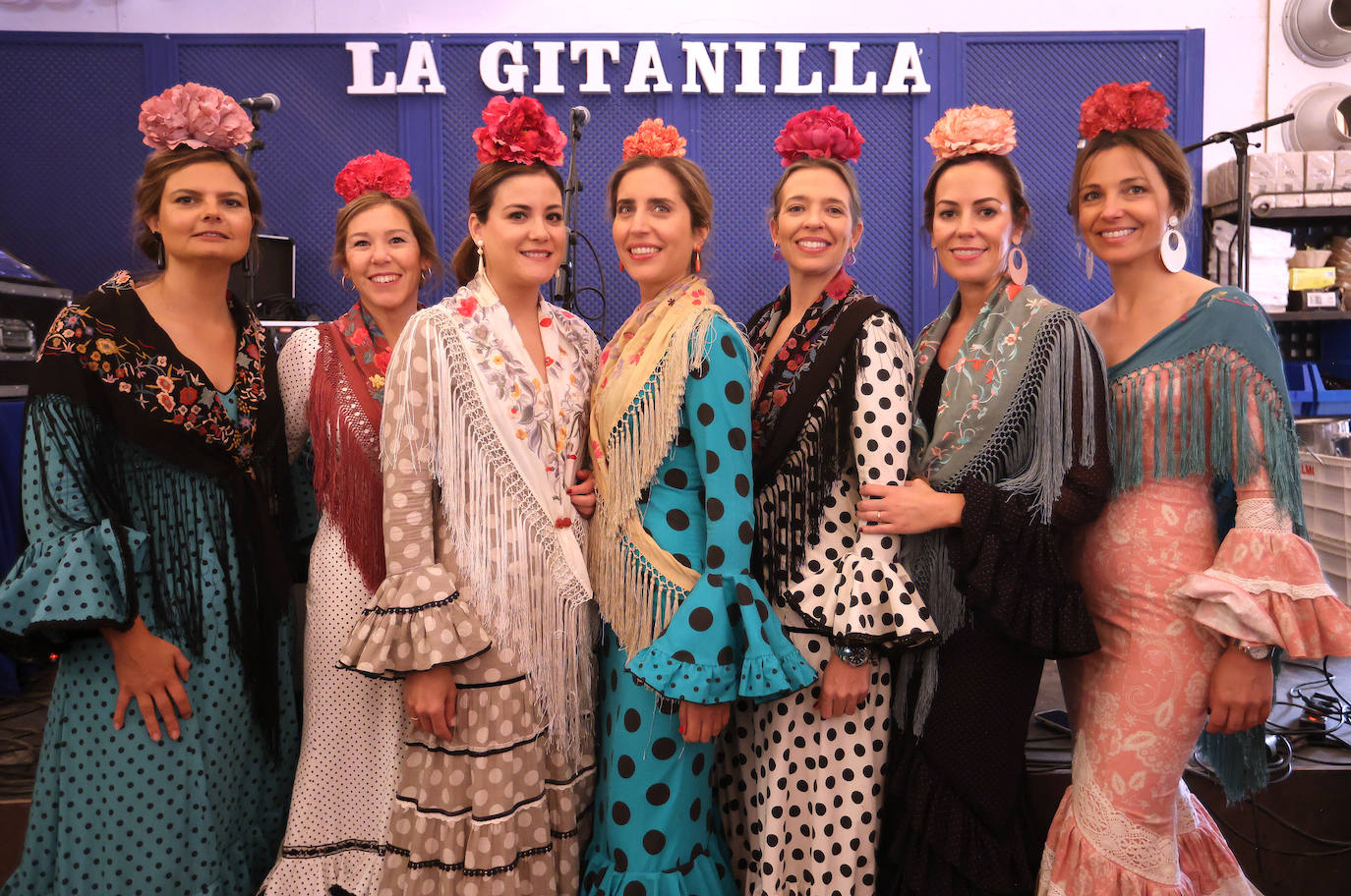 Las imágenes del ambiente en las casetas este lunes en la Feria de Córdoba (I)