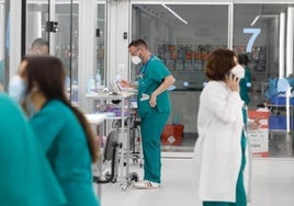 El SAS tiene más de 1.000 médicos activos en edad de jubilación voluntaria, con hasta 69 años