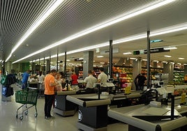 Mercadona busca más de 10 trabajadores en Córdoba para su campaña de verano: estos son los requisitos