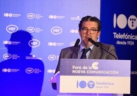 En imágenes | El director de ABC, Julián Quirós, participa en el Foro de la Nueva Comunicación