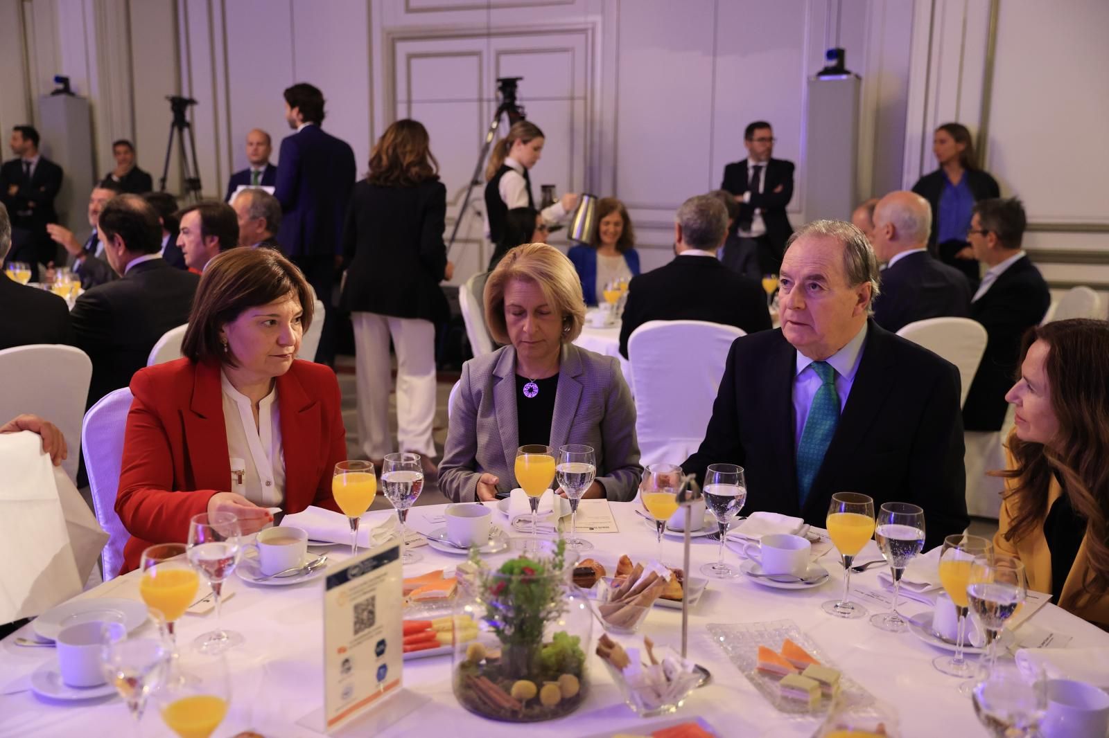 Isabel Bonig, del Partido Popular en la Comunidad Valenciana; Rosa Visiedo, rectora de la Universidad CEU San Pablo; Javier Morillas, consejero del Tribunal de Cuentas; y Teresa Jiménez-Becerril, adjunta primera al Defensor del Pueblo