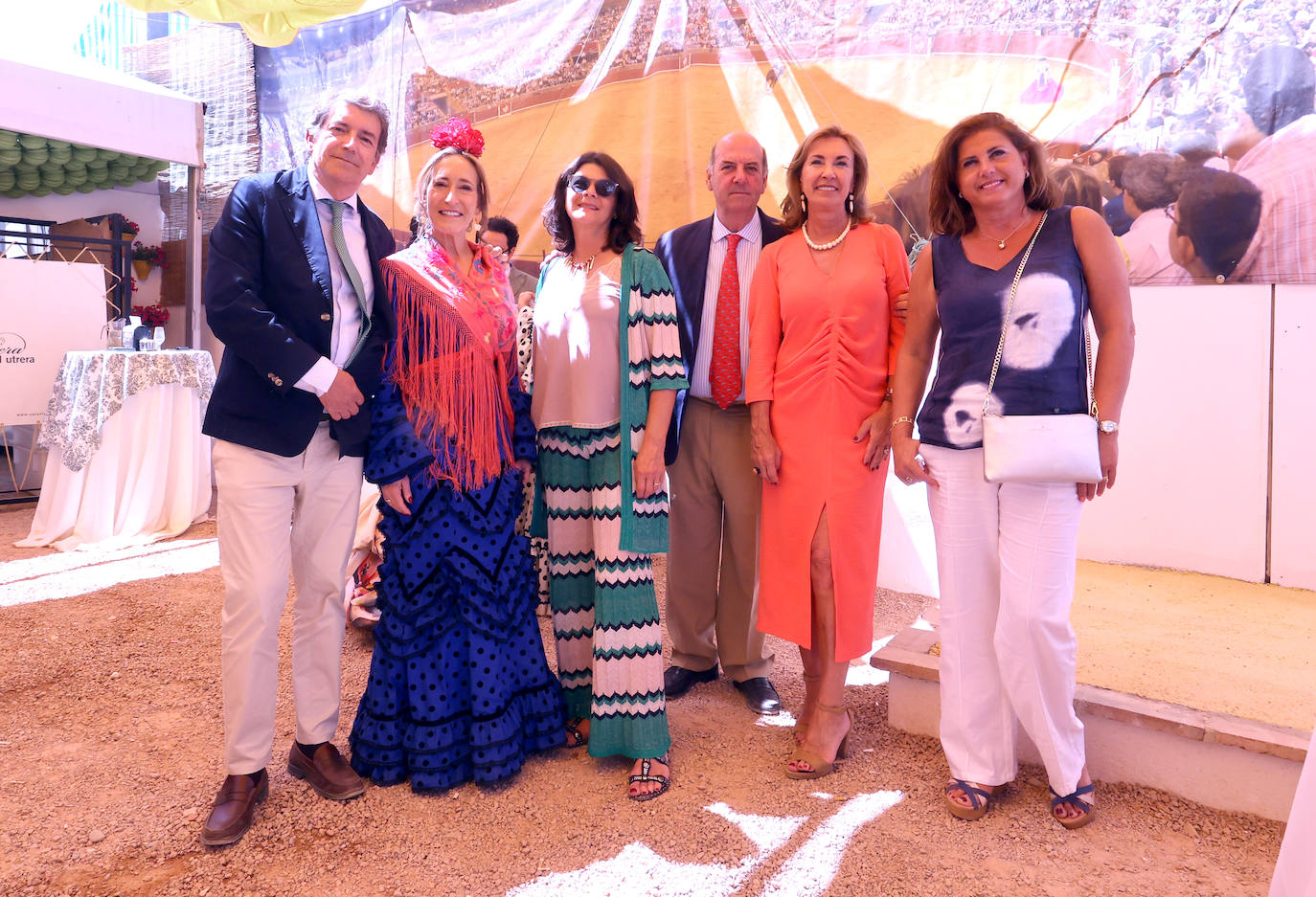 Las imágenes del ambiente en las casetas este martes en la Feria de Córdoba (I)