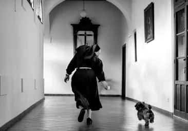 Exposición excepcional: El fotógrafo Kike Aspano se 'encierra' un año con las monjas de clausura de Santa Isabel