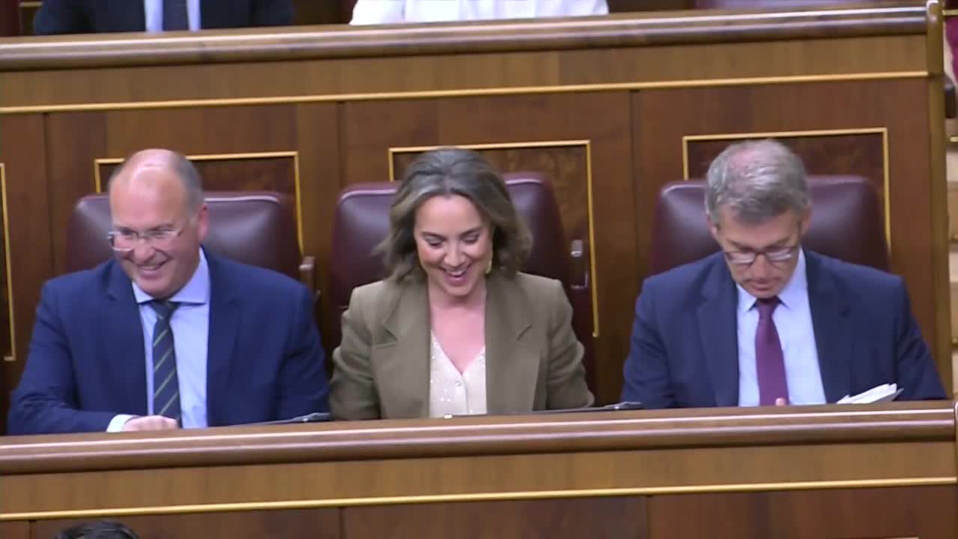 Milei eleva el tono en la crisis diplomática, pero Sánchez se limita a defender a su mujer