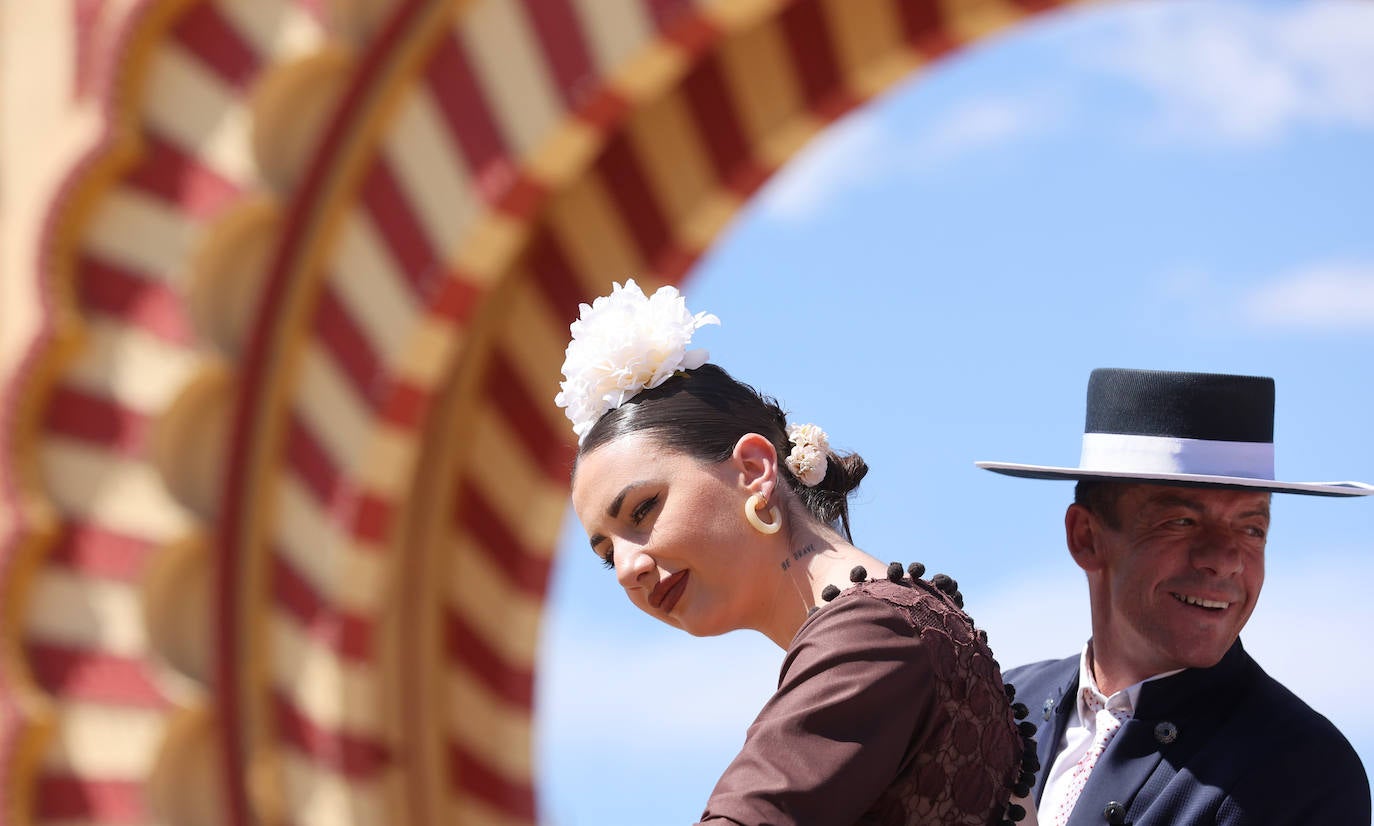 Fotos: ambiente de gala en el Arenal en el miércoles de la Feria de Córdoba