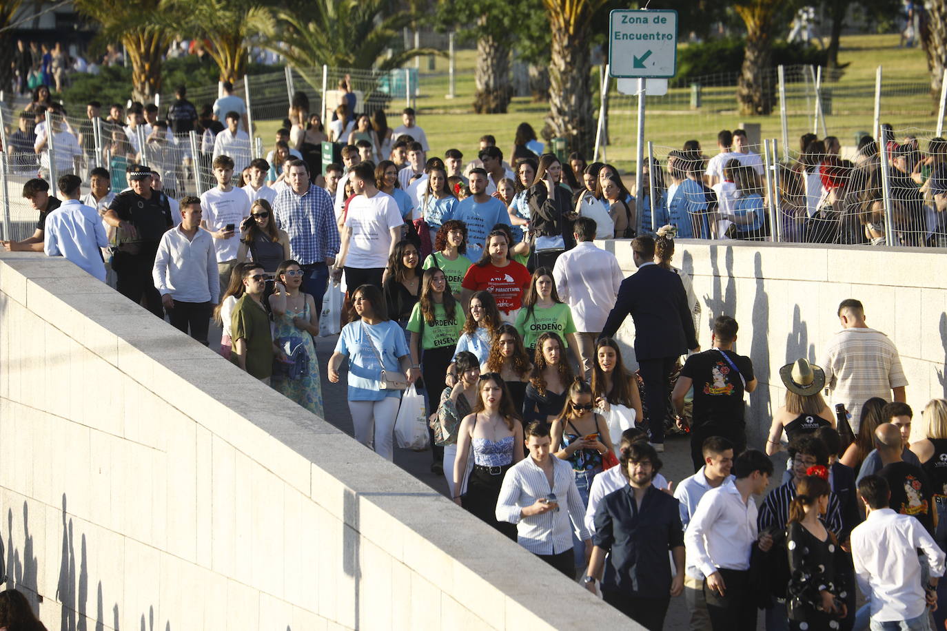 Fotos: diez mil jóvenes, en el botellón de la Feria de Córdoba