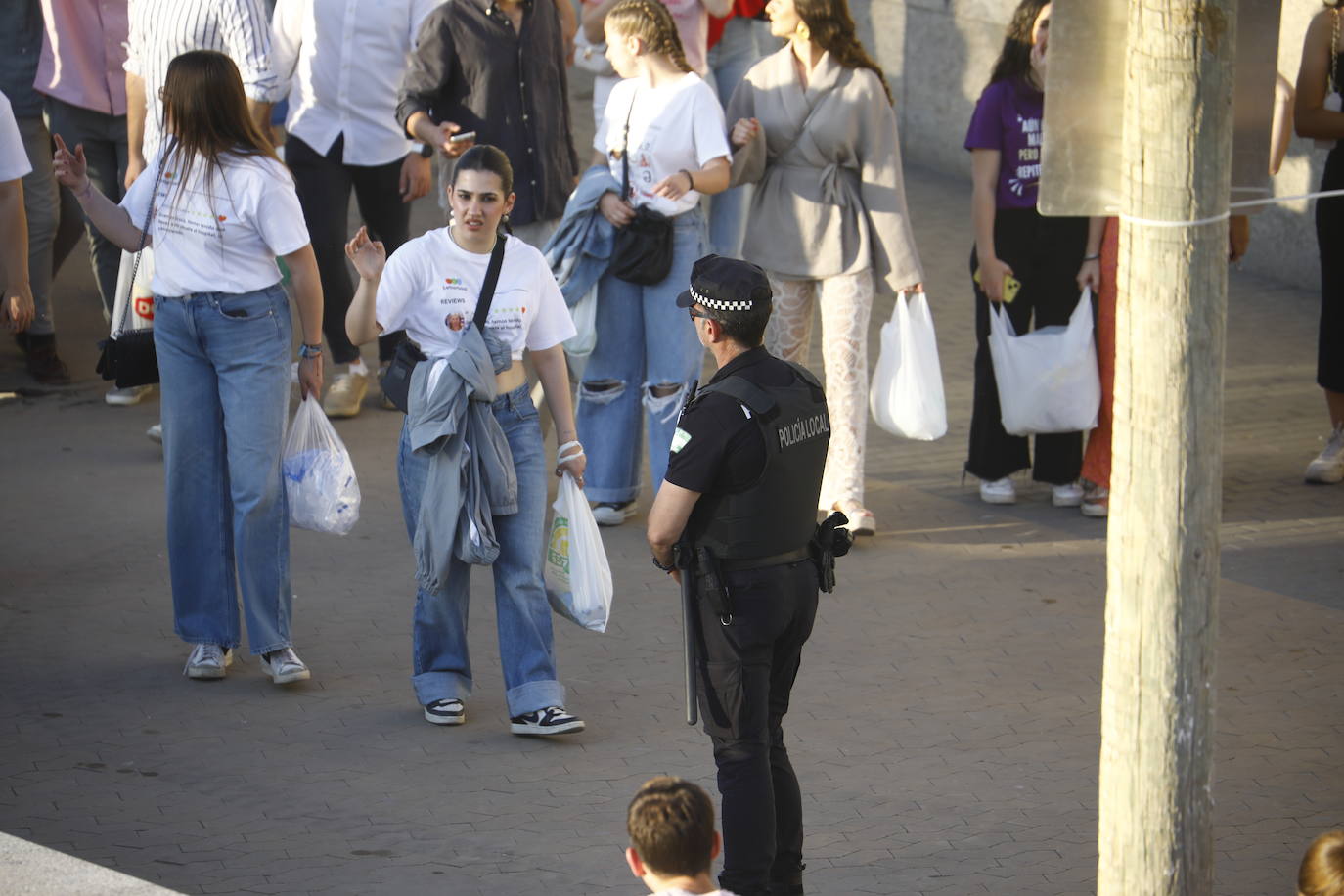 Fotos: diez mil jóvenes, en el botellón de la Feria de Córdoba