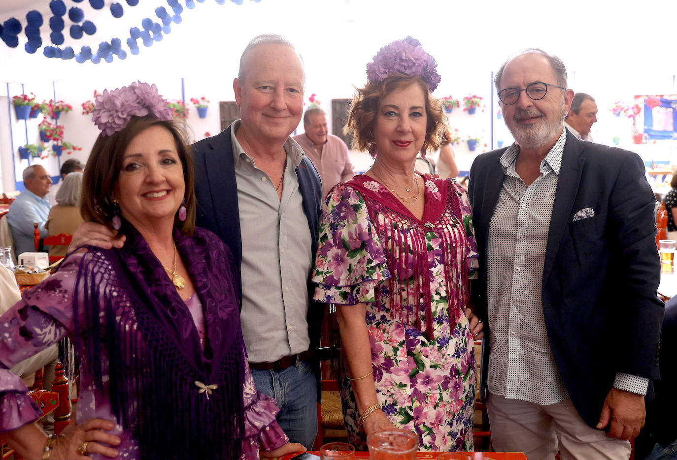 Las imágenes del ambiente en las casetas de este miércoles en la Feria de Córdoba (I)