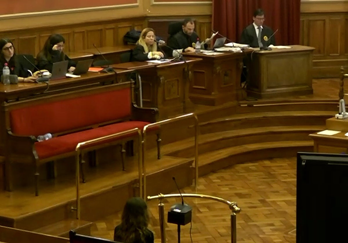 Cristina, madre de Yaiza, durante su declaración en la Audiencia de Barcelona, este miércoles