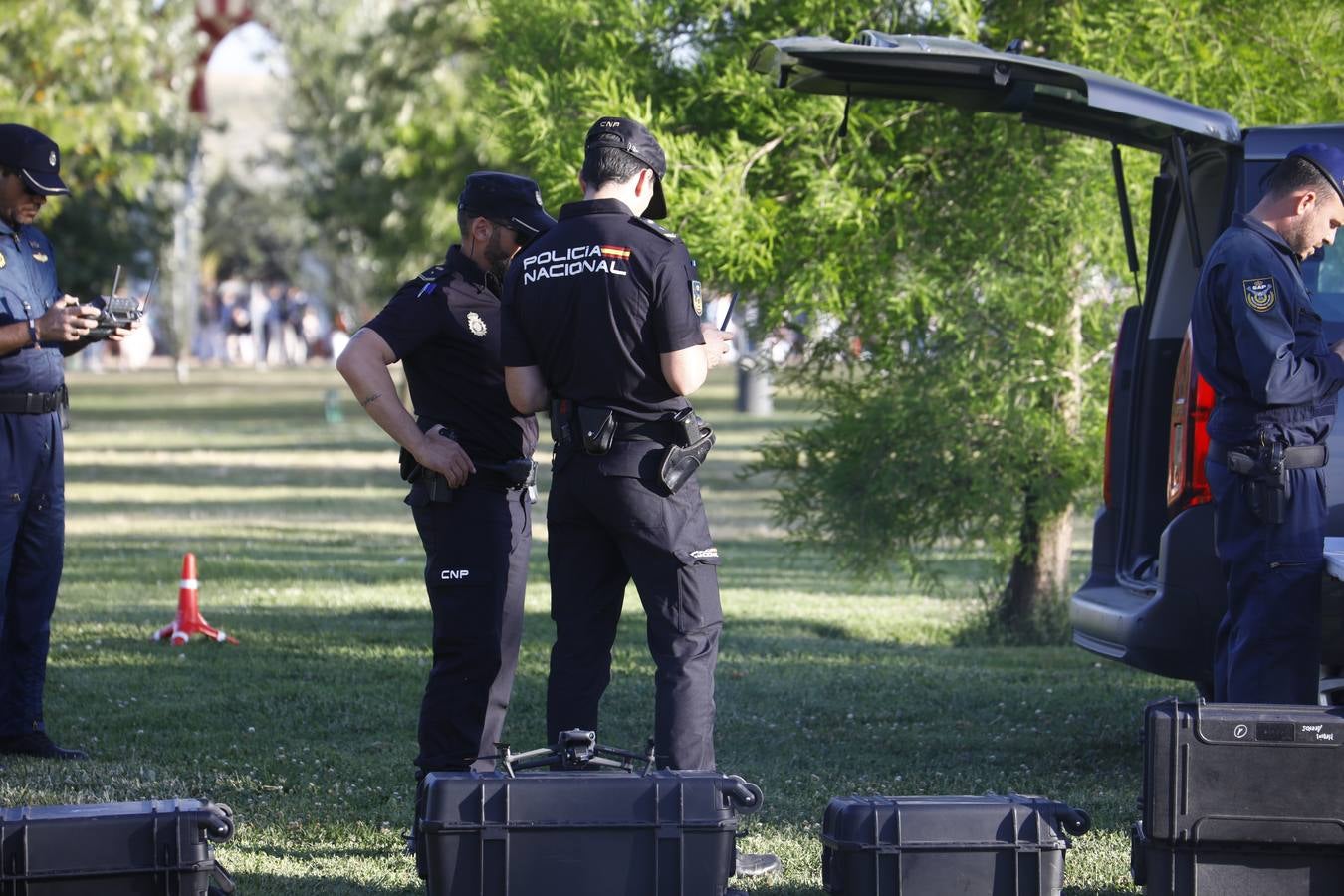 Fotos: La brillante exhibición de drones de la Policía Nacional en la Feria de Córdoba