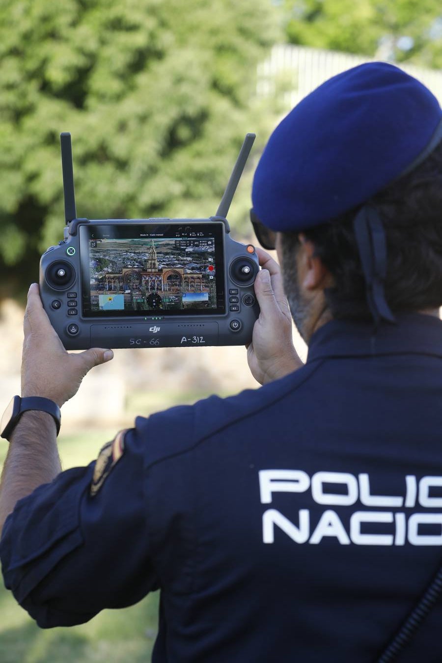 Fotos: La brillante exhibición de drones de la Policía Nacional en la Feria de Córdoba