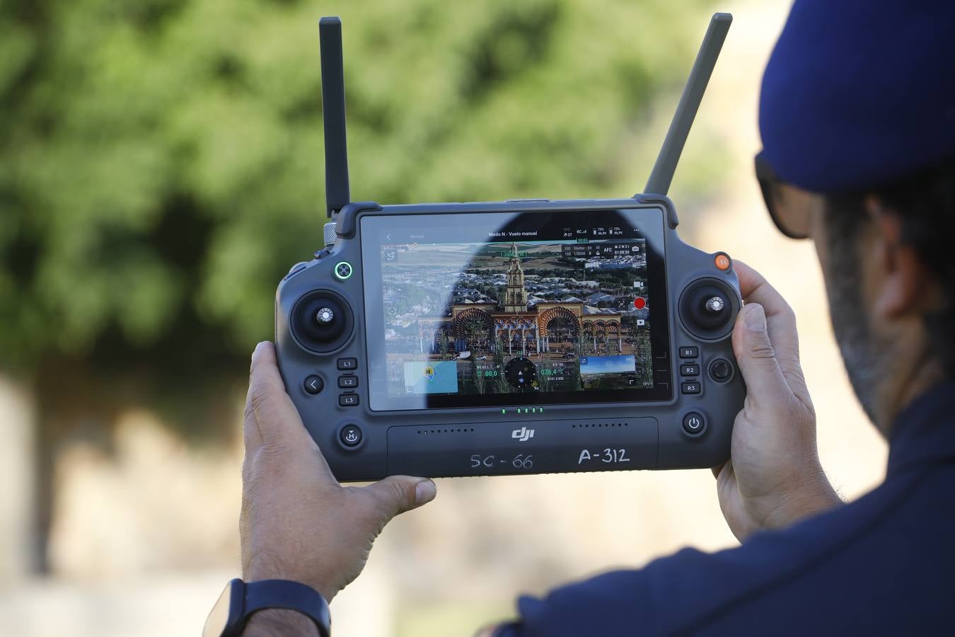 Fotos: La brillante exhibición de drones de la Policía Nacional en la Feria de Córdoba