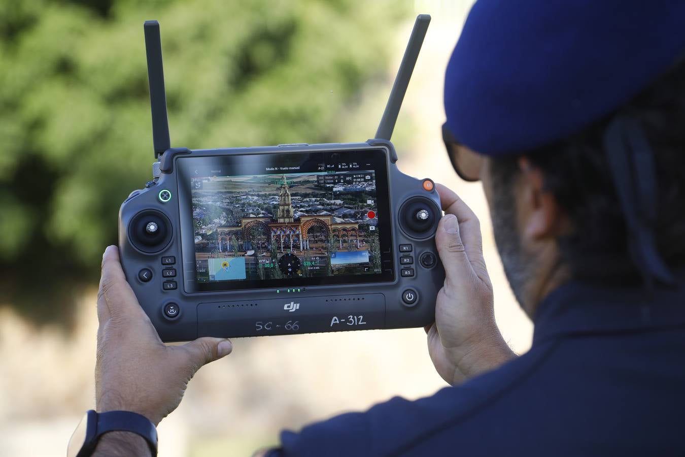 Fotos: La brillante exhibición de drones de la Policía Nacional en la Feria de Córdoba