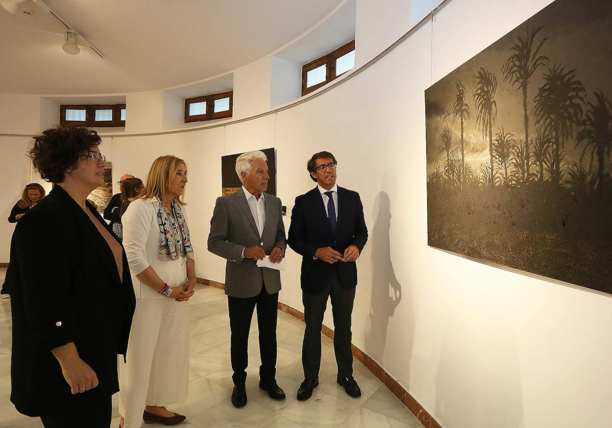 La Diputación de Alicante presenta una exposición del artista Francisco Sánchez dedicada a la comarca de la Vega Baja