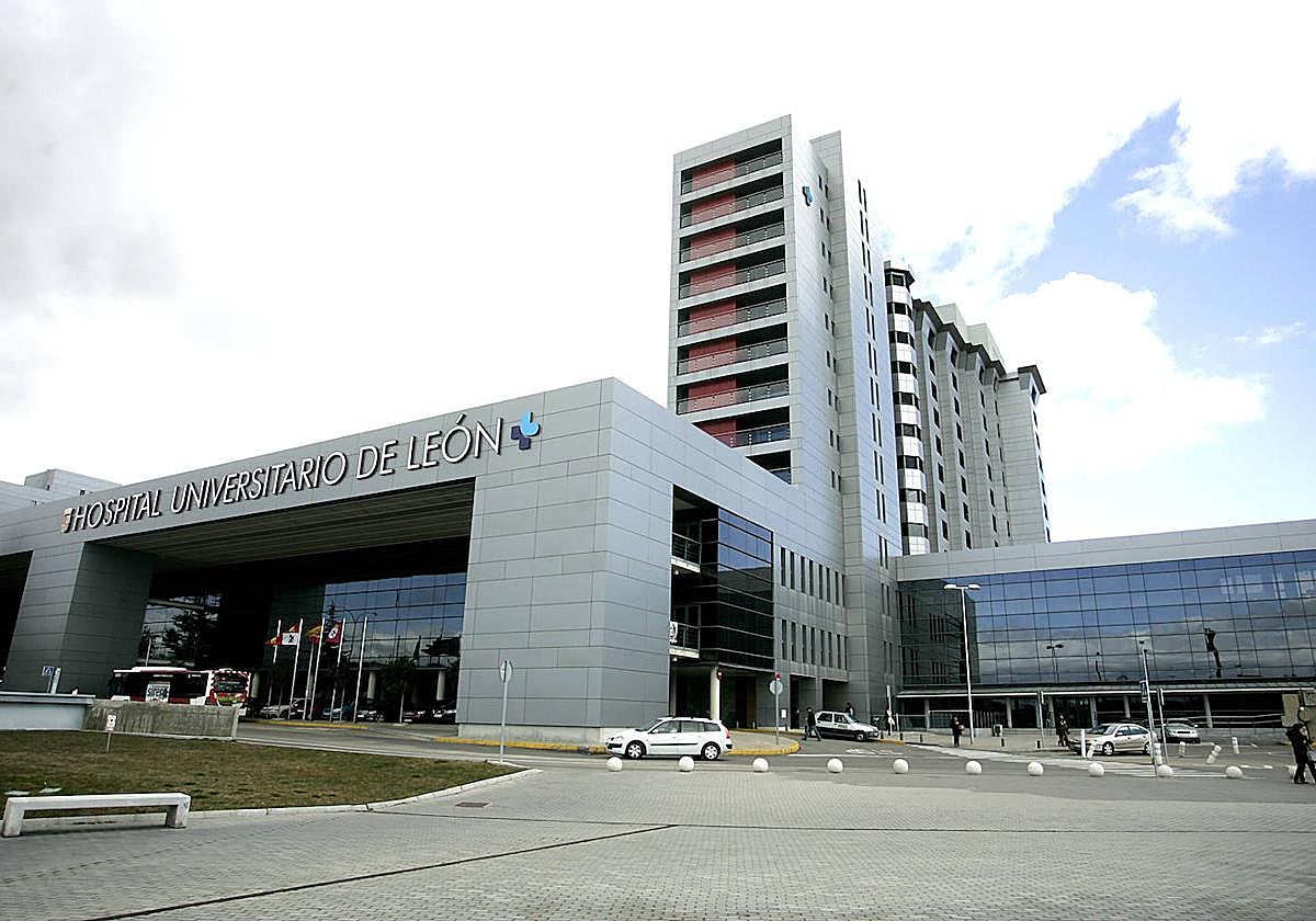 Fallece en el hospital de León la mujer atropellada por su propio coche