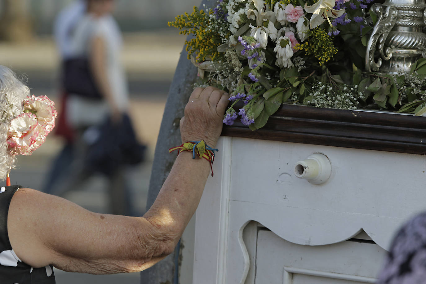 Llegada de la Hermandad Castrense del Rocío a Sevilla