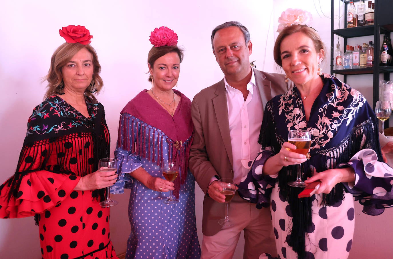 Las imágenes del ambiente en las casetas este miércoles en la Feria de Córdoba (II)